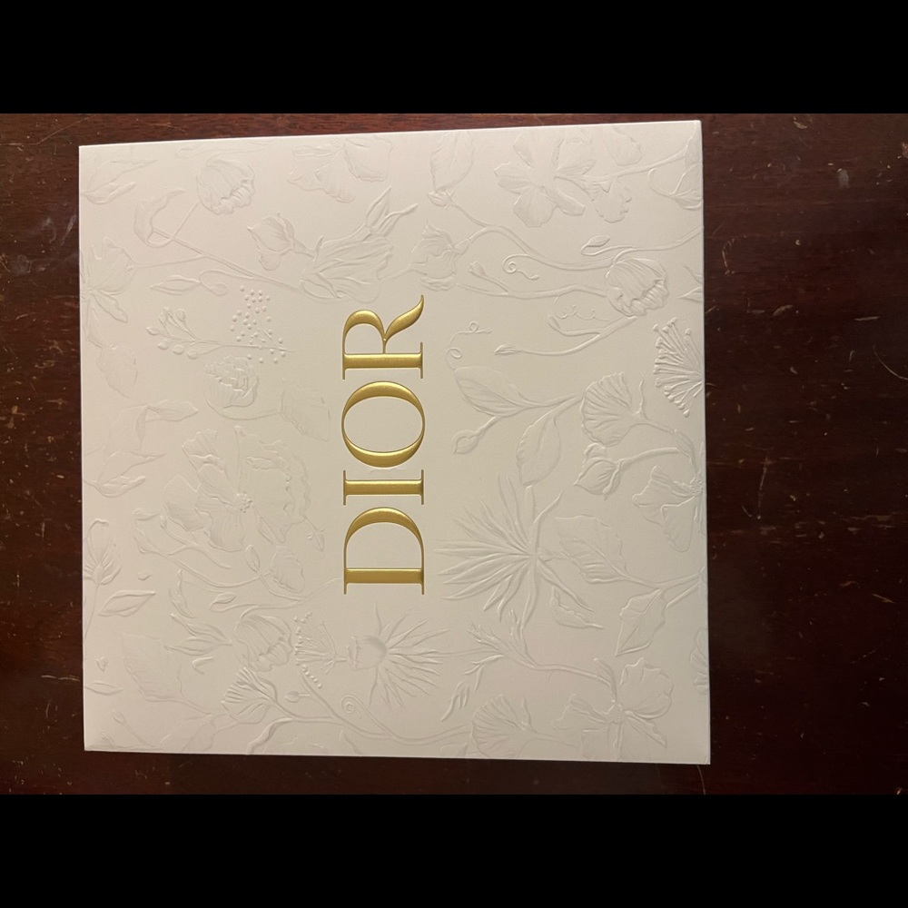 Dior box
